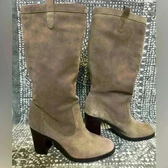 Ralph Lauren Gray Suede Leather Heeled Boots, size 9.5 - Picture 1 of 7